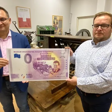 Janusz Kamiński na banknocie „0 Euro”
