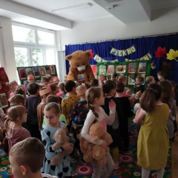 „Marzenia się spełniają”. Przedszkolaki z PP nr 9 obchodziły Światowy Dzień Pluszowego Misia