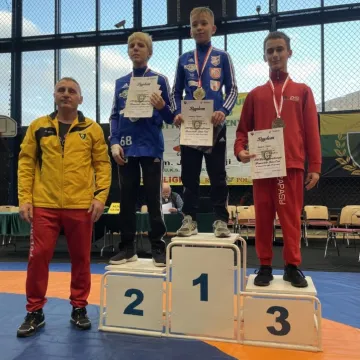 Udany memoriał w Katowicach. Dwanaście medali dla zapaśników ZKS Radomsko