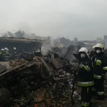 Wnętrze spalonego marketu