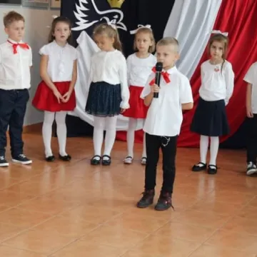Przedszkolaki uczcili święto Niepodległości