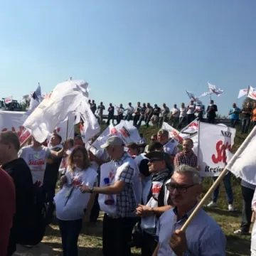 Pikieta przed siedzibą JYSK w obronie pracownika