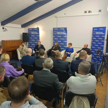 Parlamentarzyści PO gościli w Radomsku, w ramach cyklu „Tu jest przyszłość”