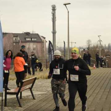 [WIDEO] Glinianki parkRUN w Radomsku. Bieg dla zdrowia i WOŚP 2025