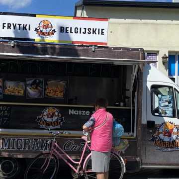 Food trucki zaparkowały przy ul. Reymonta w Radomsku