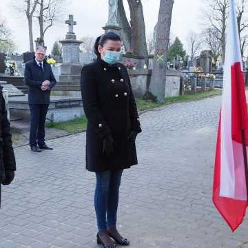 Prezydent Radomska i władze powiatu w hołdzie ofiarom Zbrodni Katyńskiej