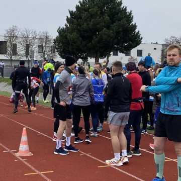 [WIDEO] Pobiegli, by uczcić Niepodległą. Za nami Radomszczański Bieg Niepodległości