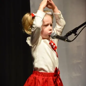 Piosenką uczcili Niepodległą