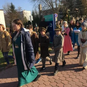 Happening Teatru Źródło „Z Niepodległą w sercu”