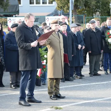 Cześć i chwała bohaterom!