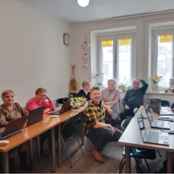 Seniorzy z Radomska świętowali Dzień Bezpiecznego Internetu