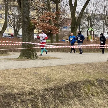 [WIDEO] Radomsko uczciło Żołnierzy Wyklętych biegiem Tropem Wilczym