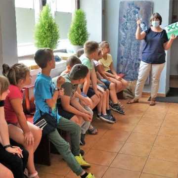 Wakacyjne warsztaty edukacja–segregacja w radomszczańskim muzeum
