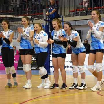 Rywalki za mocne. Siatkarki Volley Radomsko przegrywają z liderem z Ozorkowa