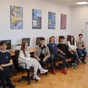 Pracownia informatyczna II LO w Radomsku przeszła generalny remont