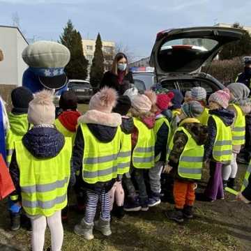 Dzieci poznały zasady bezpiecznego zachowania się na drodze