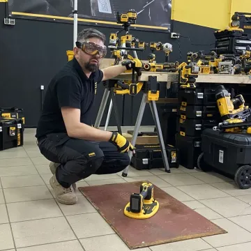 Akademia DeWalt w „Mechaniku”. Prestiżowy program tylko dla 10 szkół w kraju