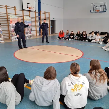 Uczennice „Mechanika” w Radomsku uczyły się samoobrony