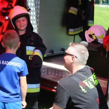 Barwny korowód z okazji Dnia Dziecka