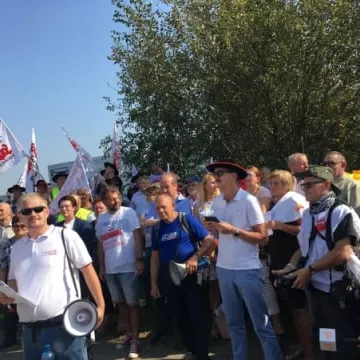 Pikieta przed siedzibą JYSK w obronie pracownika