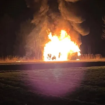 Pożar samochodu marki BMW między Silniczką a Maluszynem