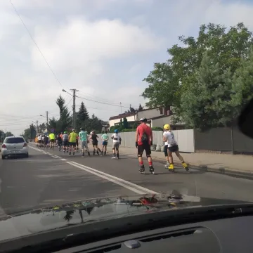Pielgrzymka na rolkach przejechała przez Radomsko