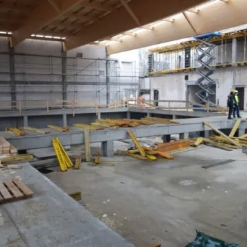 Mury pną się do góry, czyli trwa budowa nowego basenu