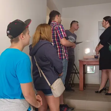 Najemcy odebrali klucze do swoich mieszkań przy Sadowej 7e w Radomsku