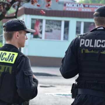 Nietrzeźwy 52-latek chciał wręczyć policjantom 100 zł łapówki