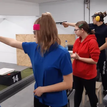 Strzeleckie Święto Kobiet z udziałem pistoleciarzy OKSS „10-tka”