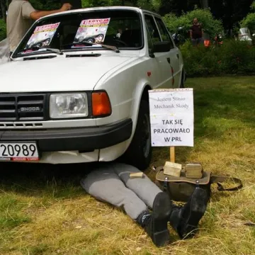 Zabytkowe pojazdy zaparkowały w Radomsku