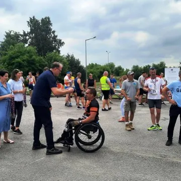 Ponad setka biegaczy stanęła na starcie biegu ulicznego w Radomsku