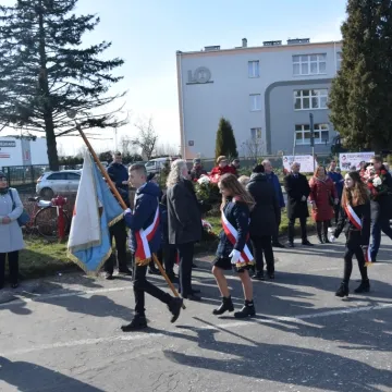 Cześć i chwała bohaterom!