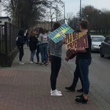 Uliczny happening uczniów Mechanika