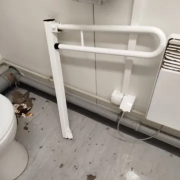 Bezmyślność czy chuligaństwo? Zniszczone toalety w Parku Glinianki