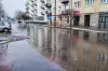 Nadmiar wody na ul. Reymonta. Ulica jest zalana przez roztopy