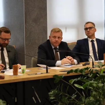 Ostatnia w tej kadencji sesja Rady Miejskiej w Radomsku. Została zwołana w trybie nadzwyczajnym