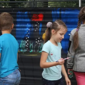 Warsztaty plastyczne „Mania malowania” w plenerze