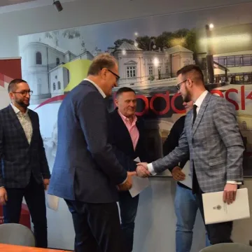 Podpisano umowy na modernizację kolejnych dróg w Radomsku