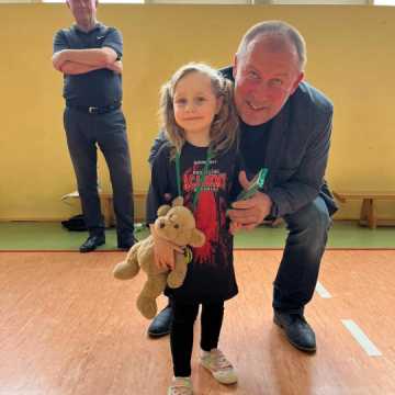Dobry występ najmłodszych zawodników UKS „Zapaśnik” w Wojewódzkim Turnieju Dzieci „Mocowanie na macie”