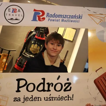 Wybrali się w podróż za jeden uśmiech...