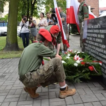 Kwiaty i pamięć w rocznicę wybuchu II Wojny Światowej