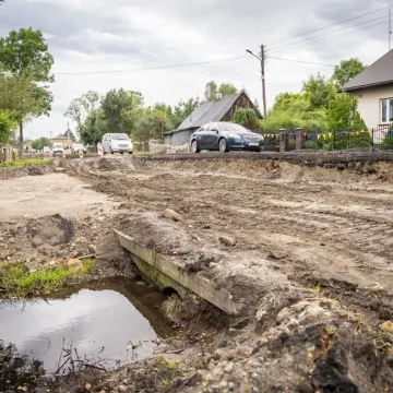 Rozpoczęła się przebudowa drogi w Ciężkowicach