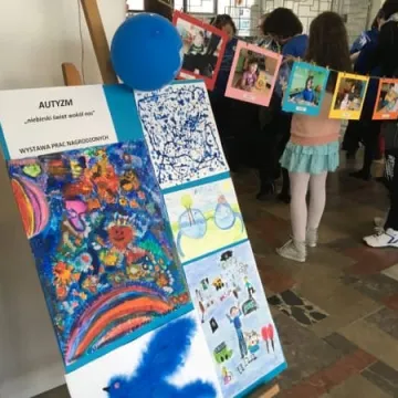 Pochód ulicami miasta - VII Radomszczańskie Dni Autyzmu