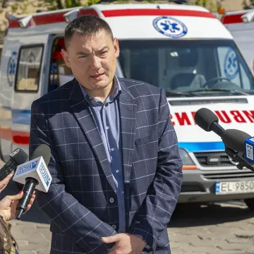 Trzy karetki trafią do obwodów partnerskich województwa łódzkiego w Ukrainie
