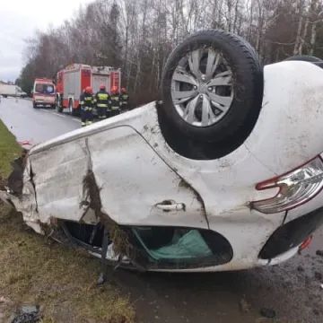 Dachowanie samochodu w miejscowości Rożny