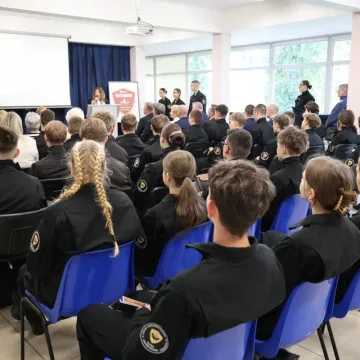 W ZSP nr 1 w Radomsku odsłonięto Dąb Pamięci