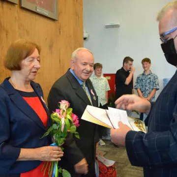 „Złoci” małżonkowie odznaczeni medalami