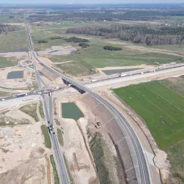 Kierowcy jeżdżą już wiaduktem Bełchatów-Kamieńsk nad budowaną A1
