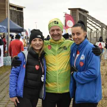 [WIDEO] Glinianki parkRUN w Radomsku. Bieg dla zdrowia i WOŚP 2025